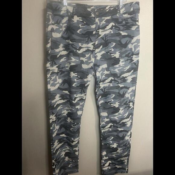 Camouflage Stretch Pants w Front Zipper Closure, Blue, Beige,Black ,Size 40 - Picture 1 of 8